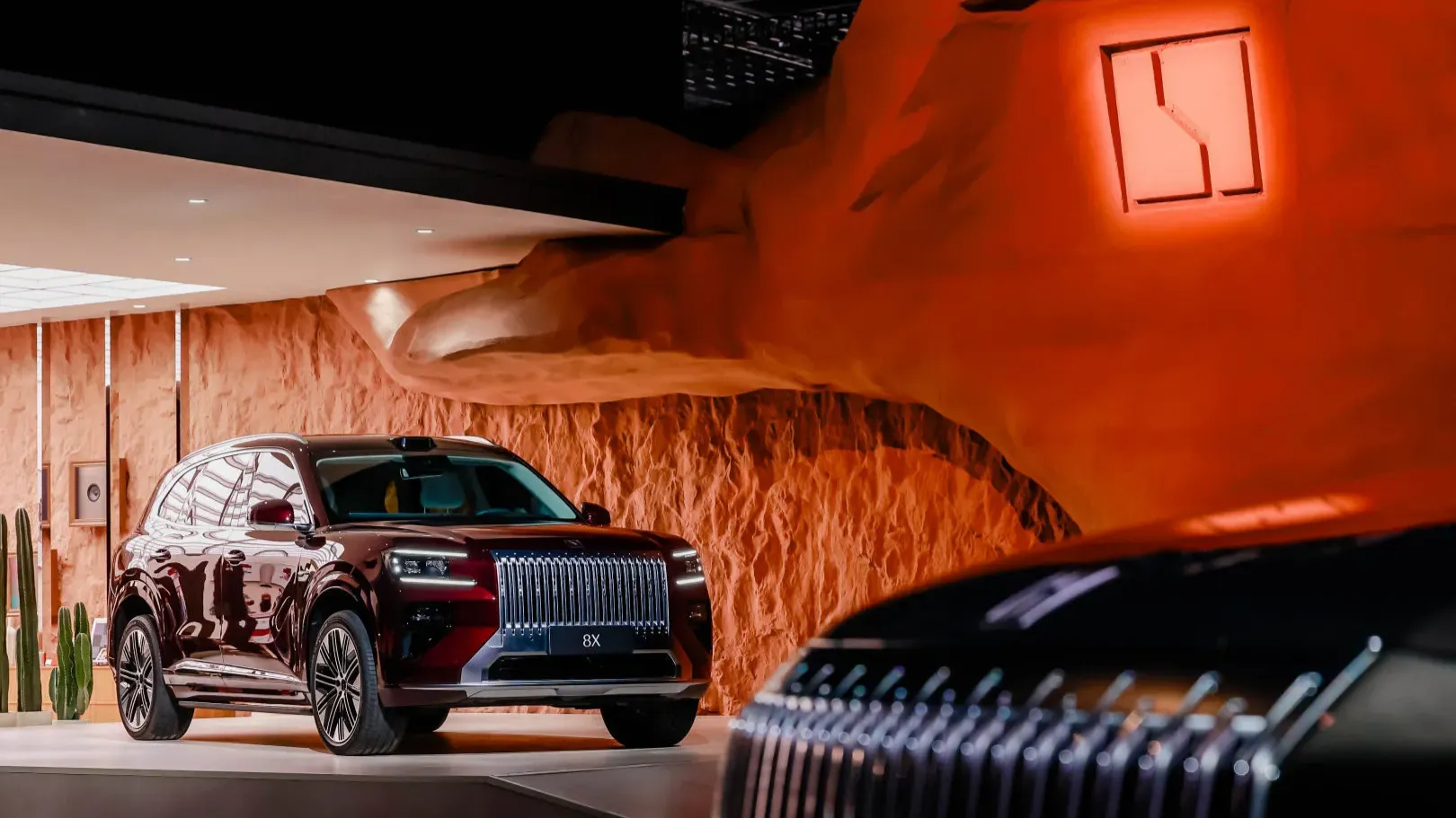 ZEEKR 8X plug-in hybrid SUV launches in China with 1,381 hp and 1,416 km range