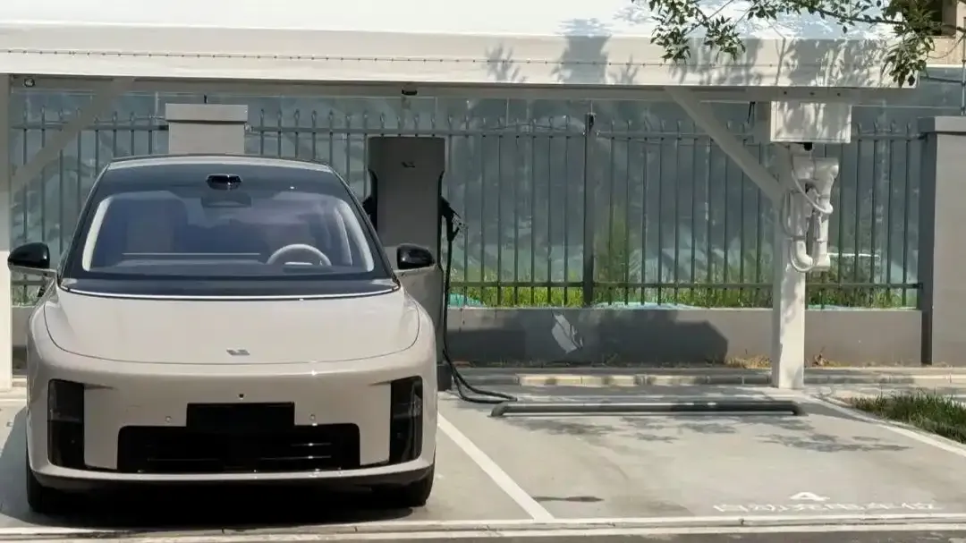 Li Auto is testing world's first rail-based unmanned robotic EV charging arm