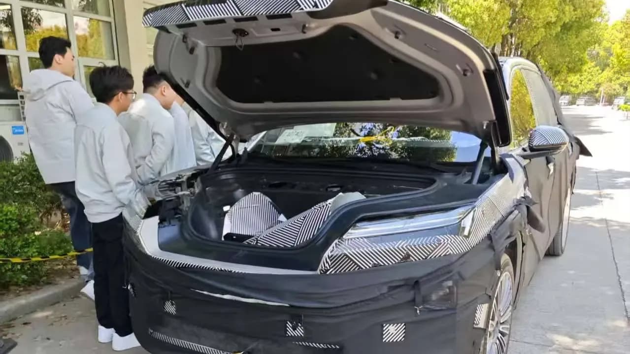 New NIO ES7 NT3.0 spy photos reveal massive "frunk" and wide-angle LiDARs