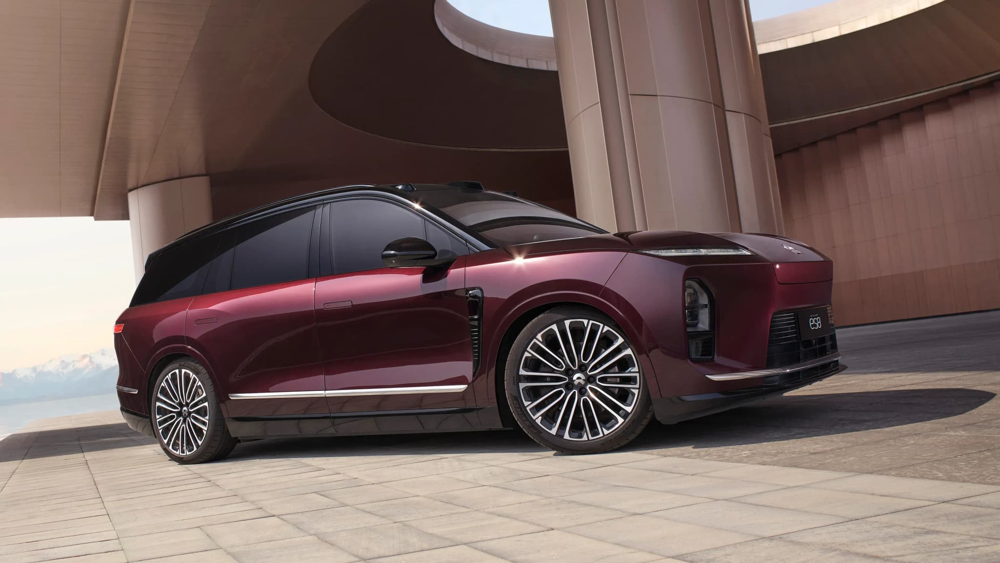 NIO ES8 holds top spot in China's large SUV market for third straight month