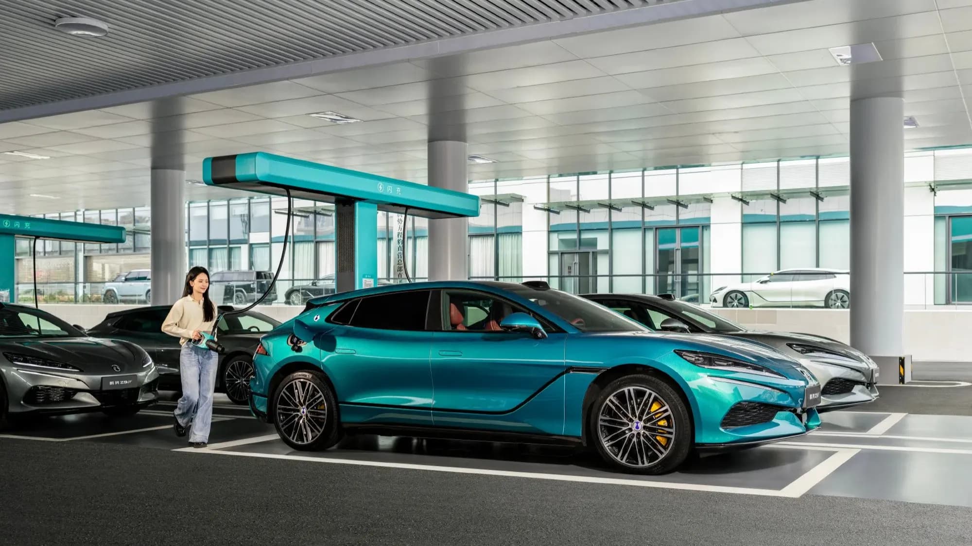 BYD's 9-minute flash charging nearly matches average US gas station stop