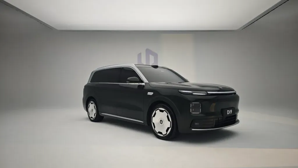 Leapmotor D19 launches with world's largest EREV battery starting at $32,000