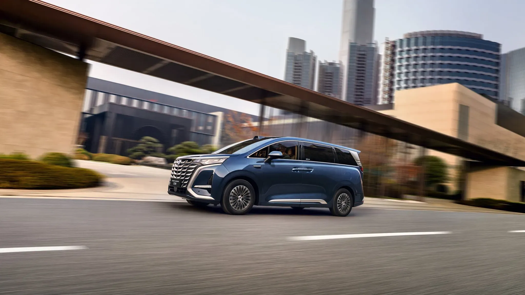 BYD Denza D9 spotted in Melbourne, hinting at Australian launch