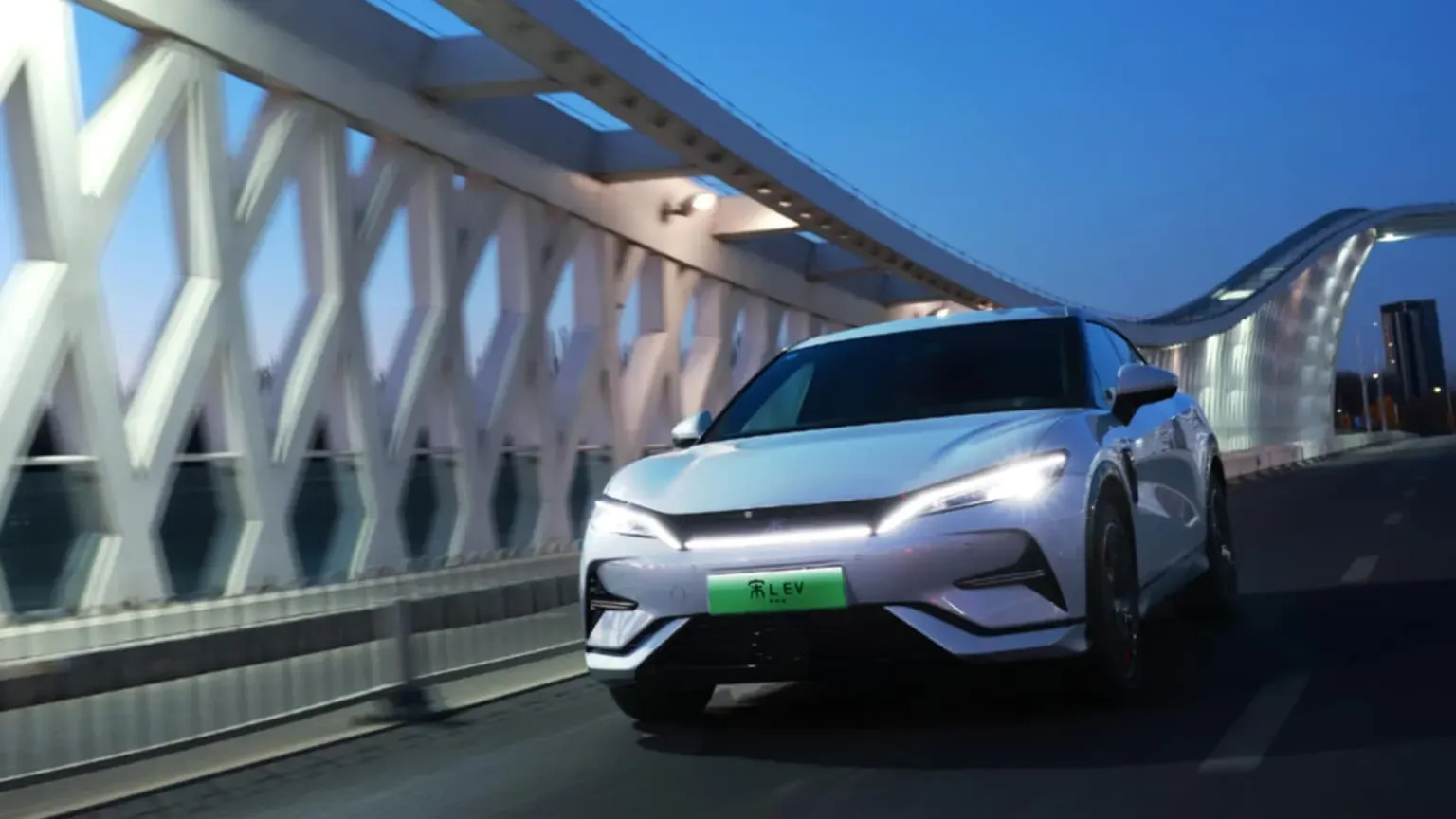 BYD achieved a record February: delivering 304,673 vehicles, 167.1% YoY growth