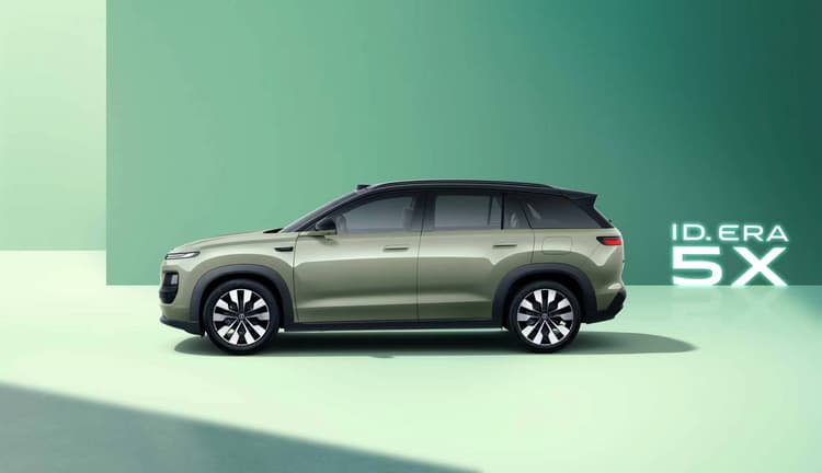 SAIC Volkswagen ID. Era 5X in profile in a studio setting, showing its long-wheelbase, short-overhang proportions