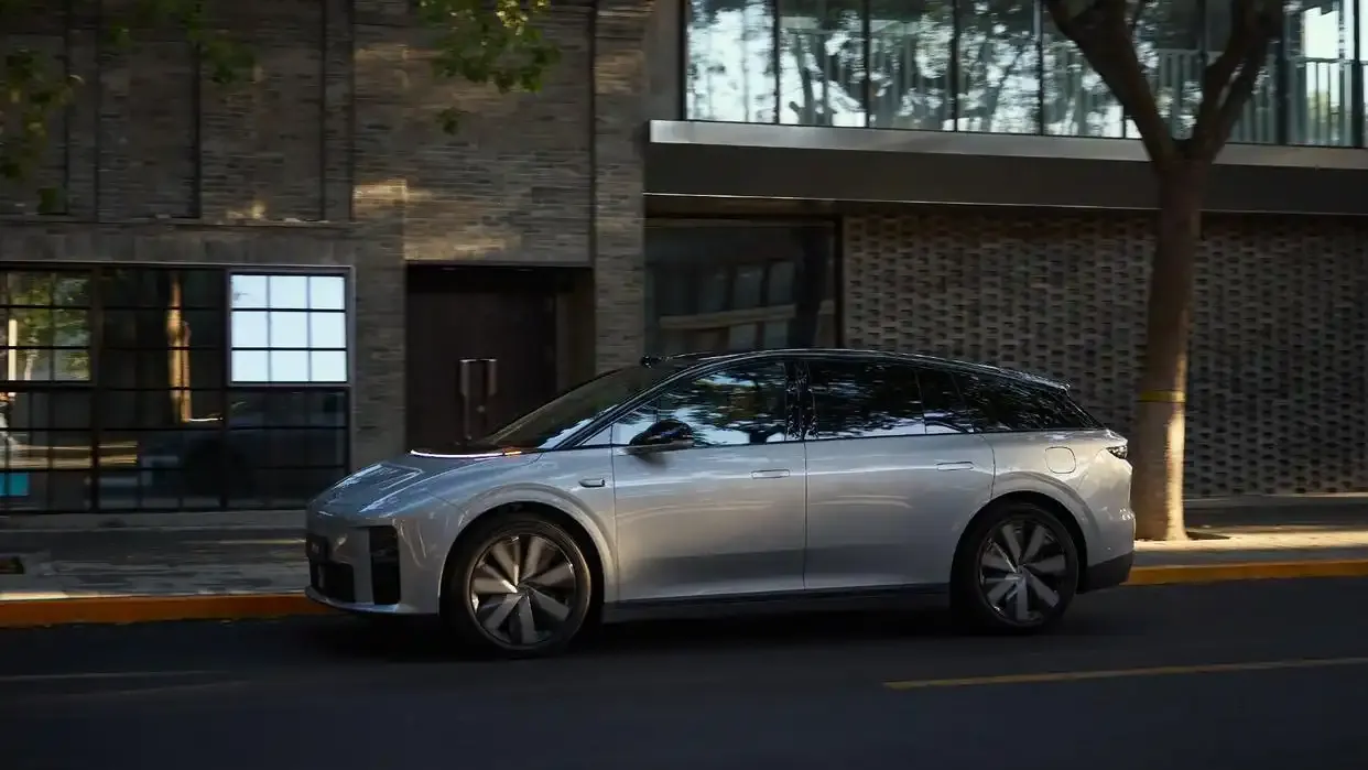 Li Auto i6 will debut this month to challenge Tesla Model Y and Xiaomi YU7