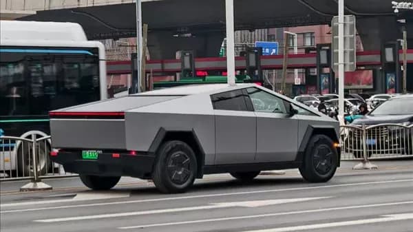 Tesla Cybertruck with green license plate spotted again in China 