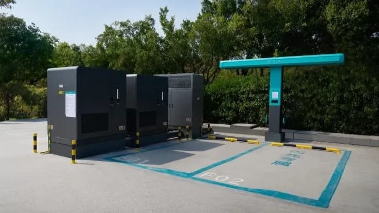 BYD's flash charging puts into question NIO and CATL's battery swapping model