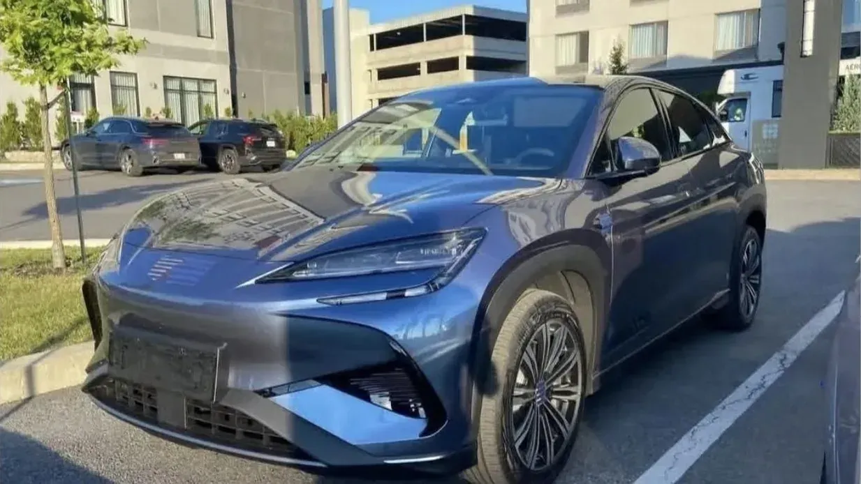 Chinese-market BYD Sealion 7 and FangChengBao spotted in Montreal